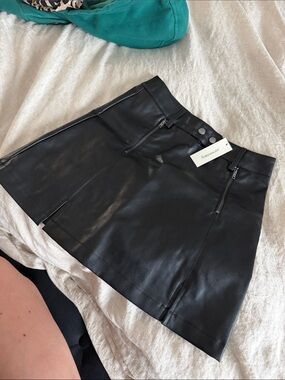 Francesca's Collections Black Faux Leather A-Line Mini Skirt